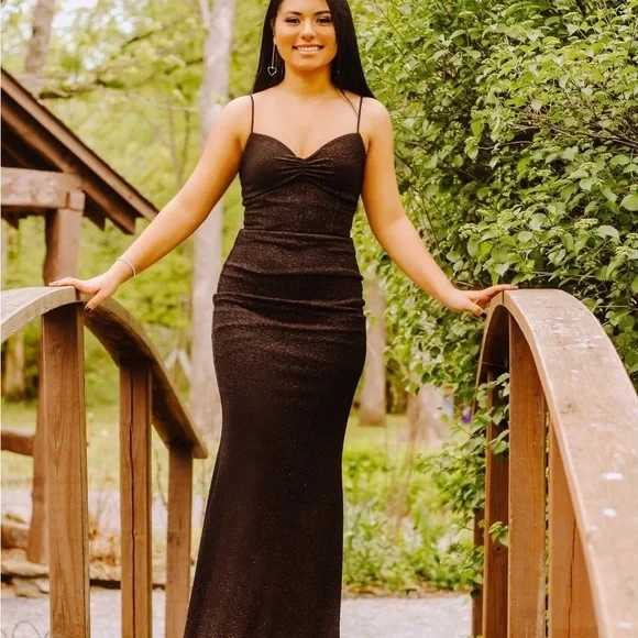 Floor Length Prom dress - Picture 8 of 9